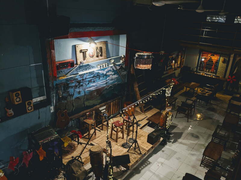 10 acoustic cafe rendezvous to help you relax with the clear sounds 8