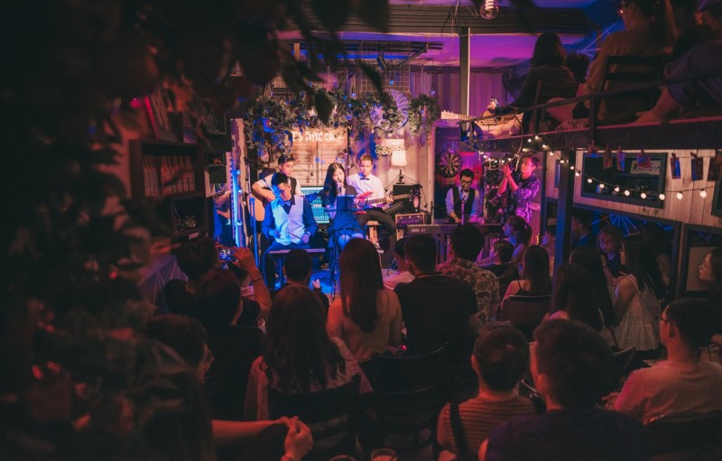10 acoustic cafe rendezvous to help you relax with the clear sounds 10