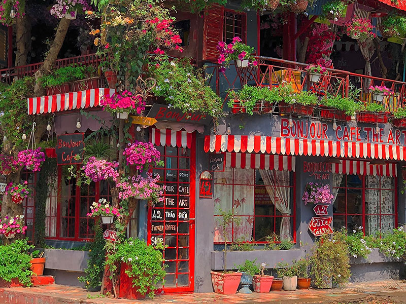 List of 9 riverside cafes with the best views in Saigon 9