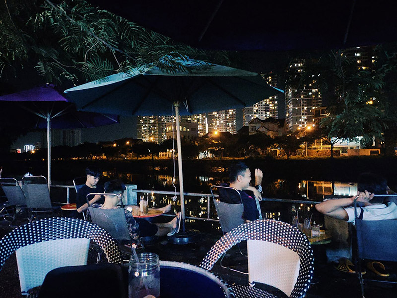 List of 9 riverside cafes with the best views in Saigon 10