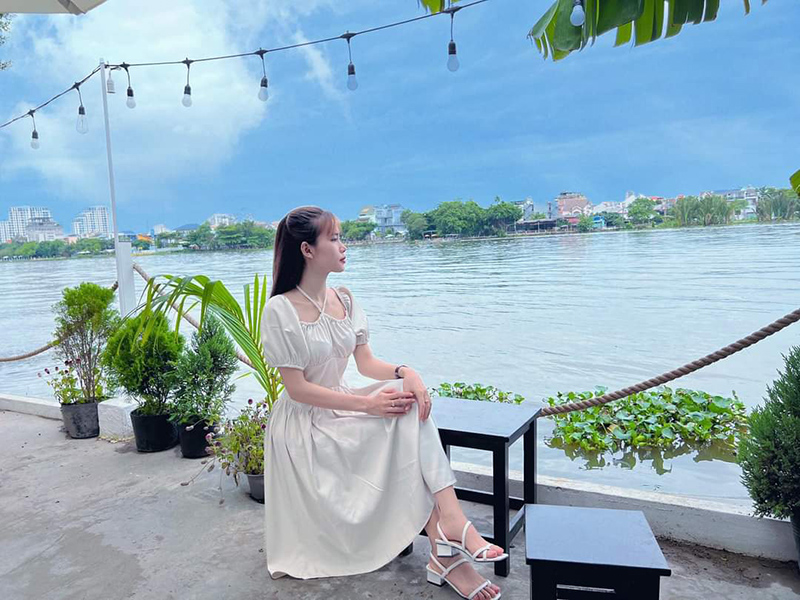 List of 9 riverside cafes with the best views in Saigon 7