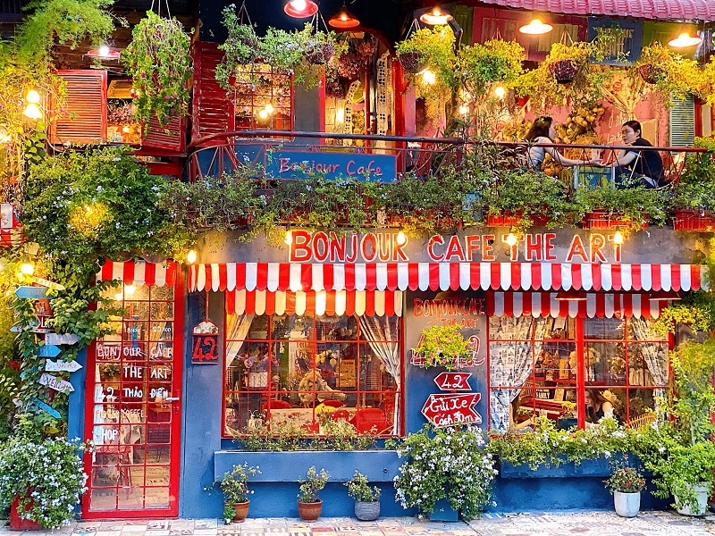 Top chill cafes in Saigon to enjoy a peaceful day 3