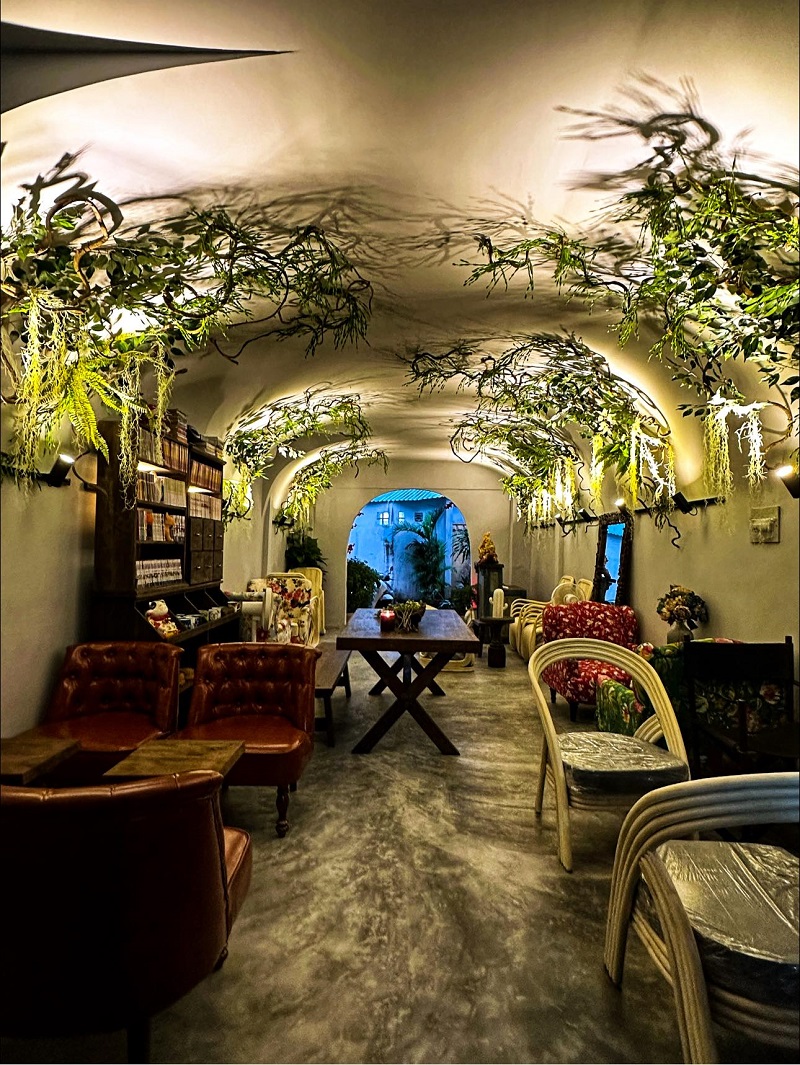 Top chill cafes in Saigon to enjoy a peaceful day 4