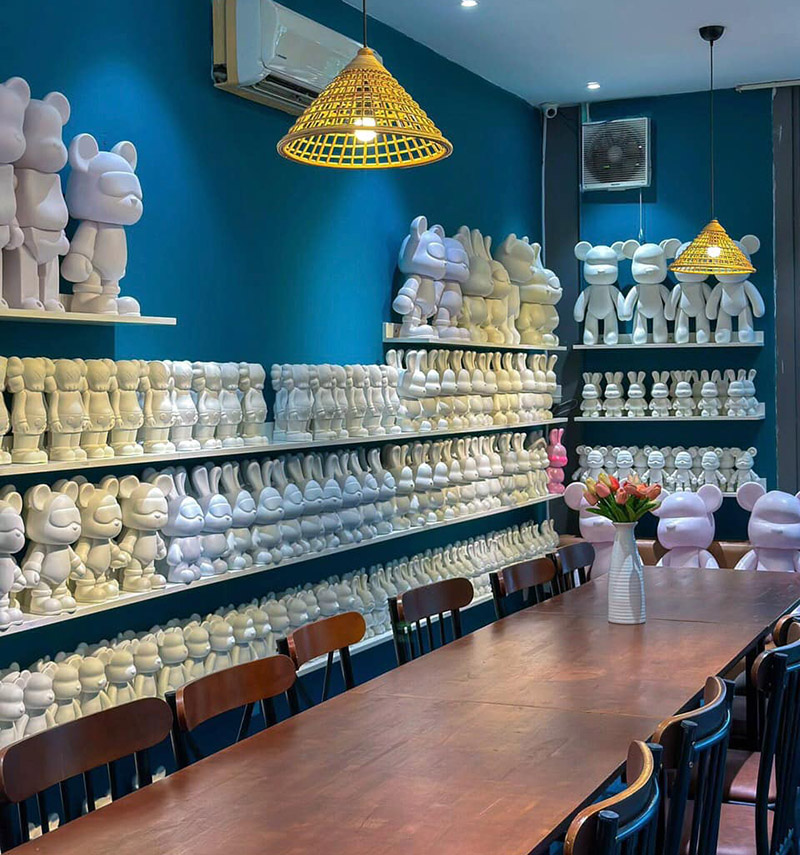 Top 13 hottest statue painting cafes in Saigon