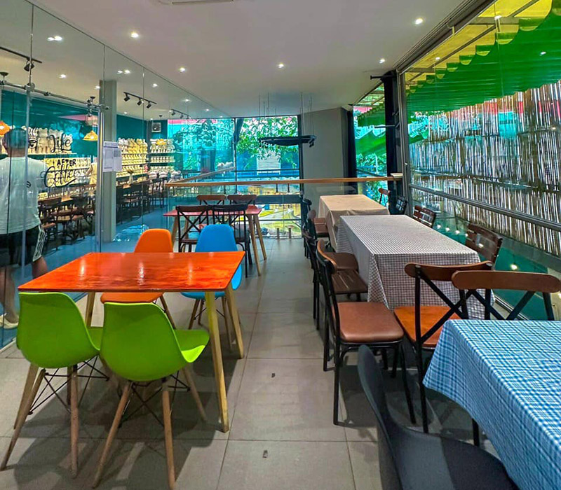 Top 12 hottest statue painting cafes in Saigon