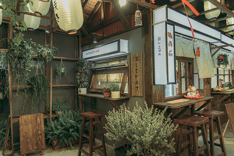 Top hottest statue painting cafes in Saigon 6