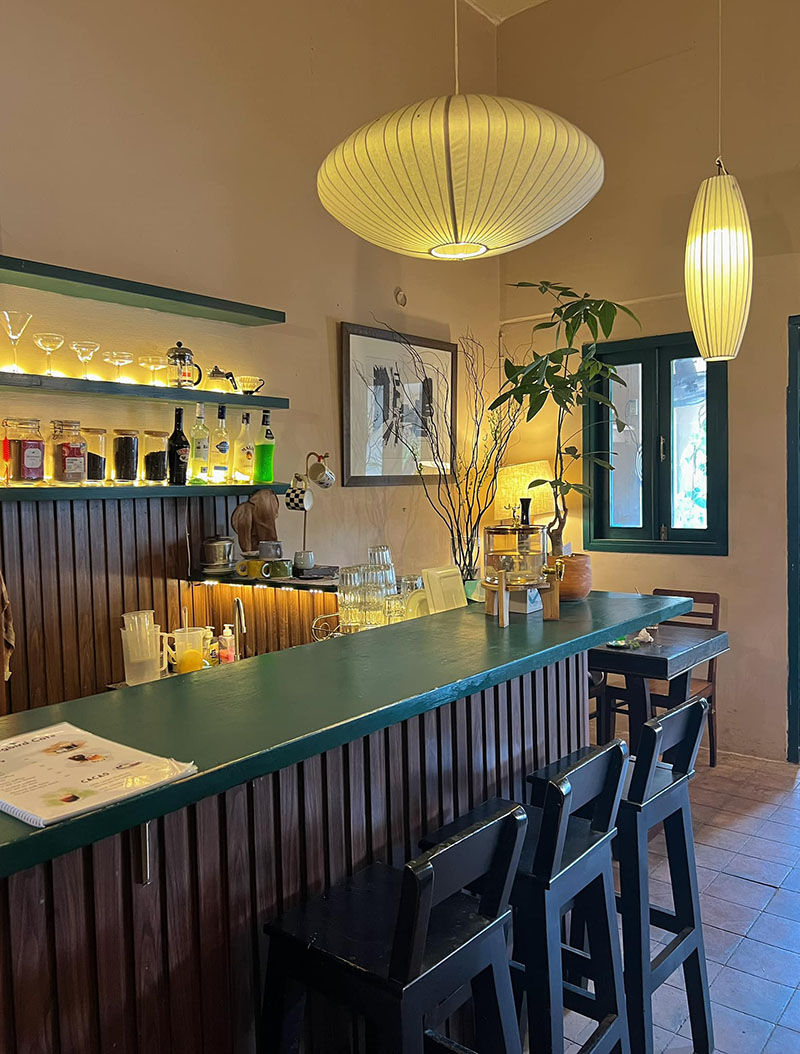 Top 14 hottest statue painting cafes in Saigon