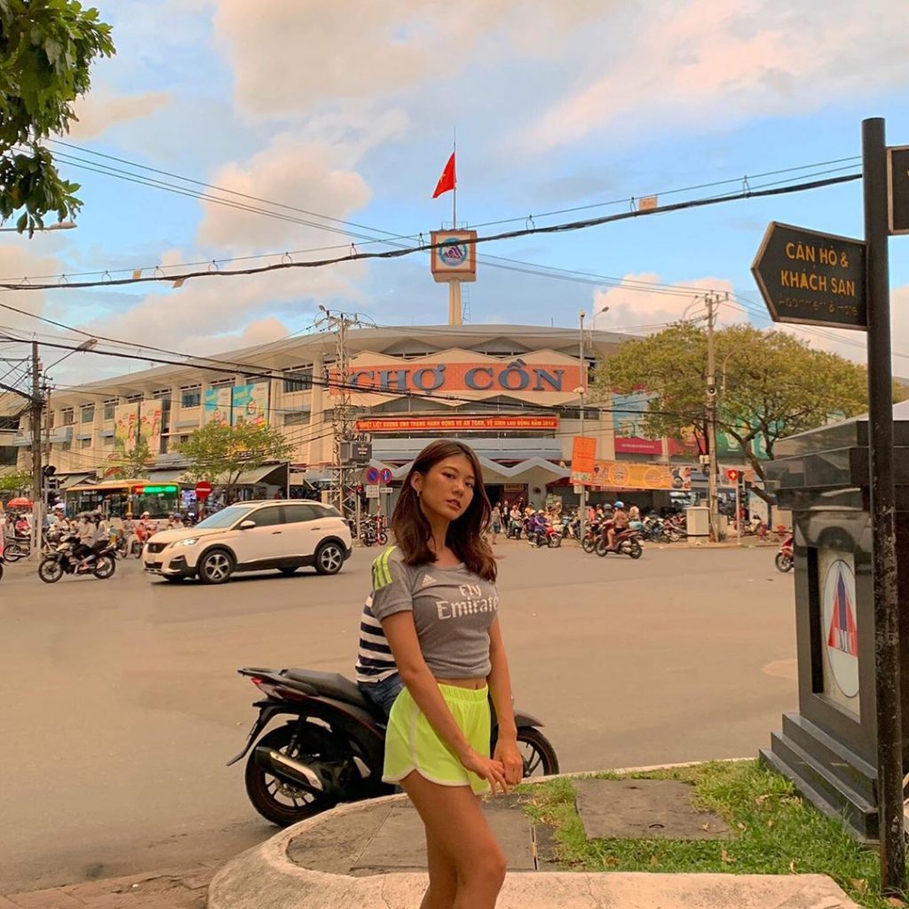 Sweep through Da Nang Con market to discover a culinary paradise that thousands of people love