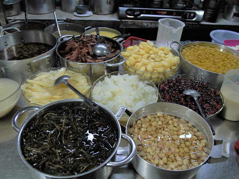 Explore the famous Chinese tea shops in Saigon 7