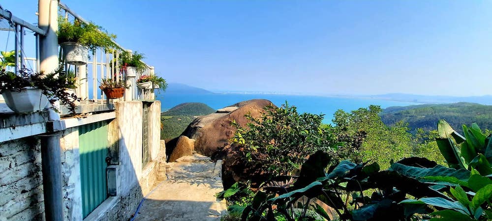 Immersed in the vast nature of Hai Van Pass at Hon Cu Rua Da Nang 9