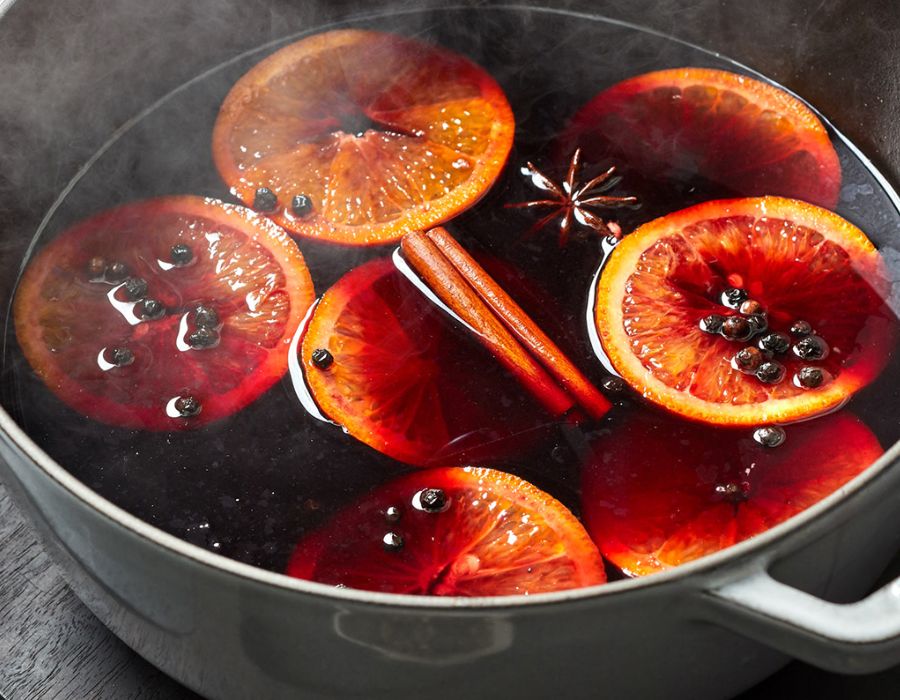 Chill with a series of Hanoi pubs with extremely impressive space 3