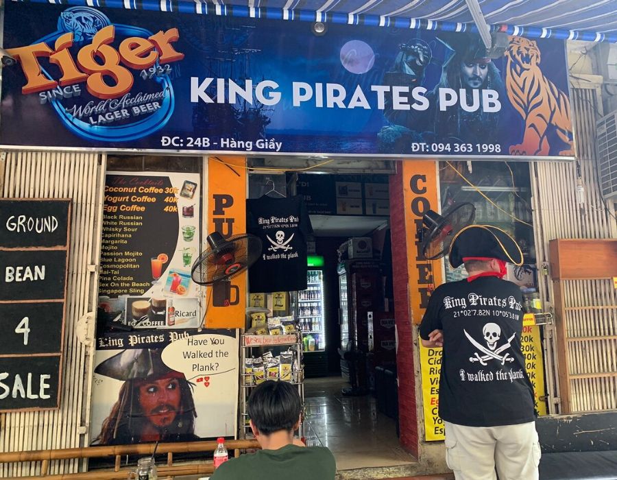 Chill and a series of Hanoi pubs with extremely impressive space 4