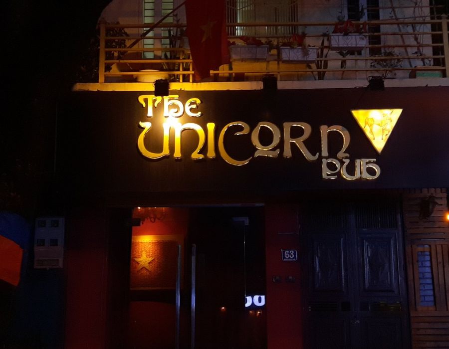 Chill and a series of Hanoi pubs with extremely impressive space 6