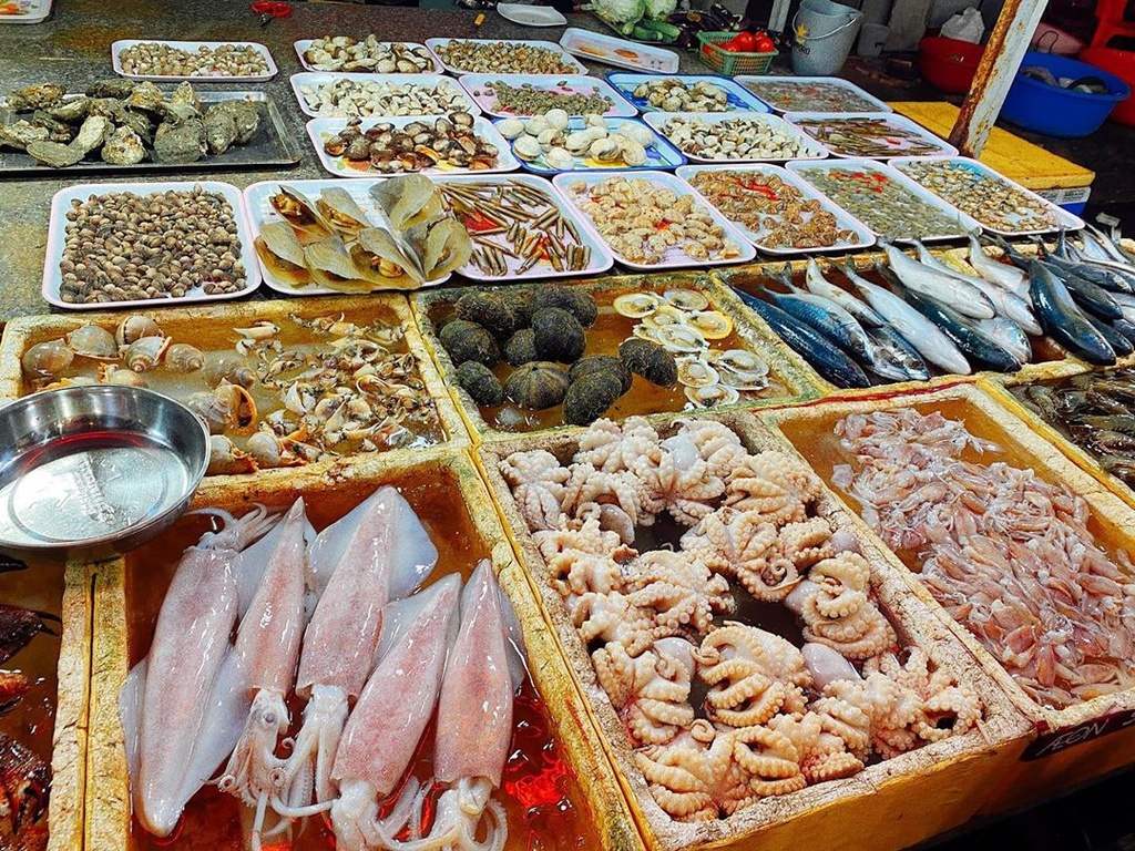Da Nang Seafood Market - List of markets selling fresh seafood at extremely cheap prices 7