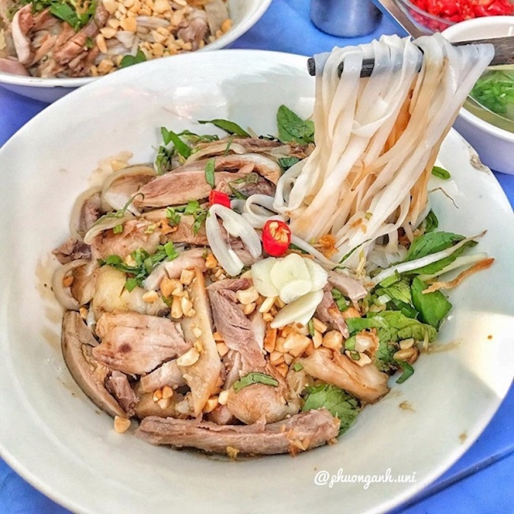Grab 7 delicious Hanoi mixed vermicelli shops that you must try 5