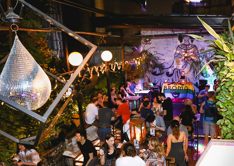 8 cocktail bars in Saigon with gentle and super chill atmosphere 4