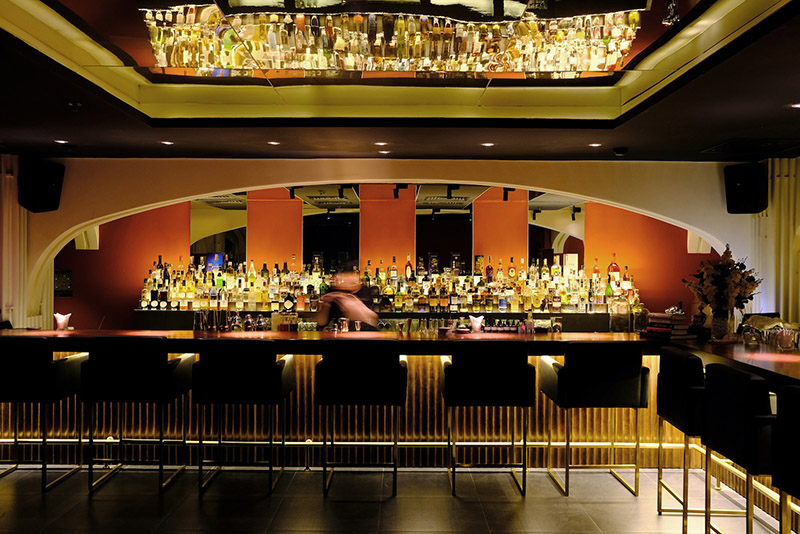 8 cocktail bars in Saigon with gentle and super chill atmosphere 6