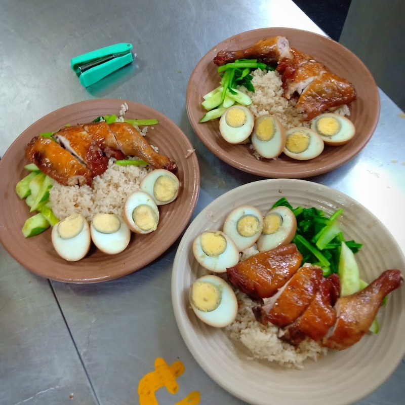 Experience 7 famous delicious Hainanese chicken rice restaurants in Saigon 2