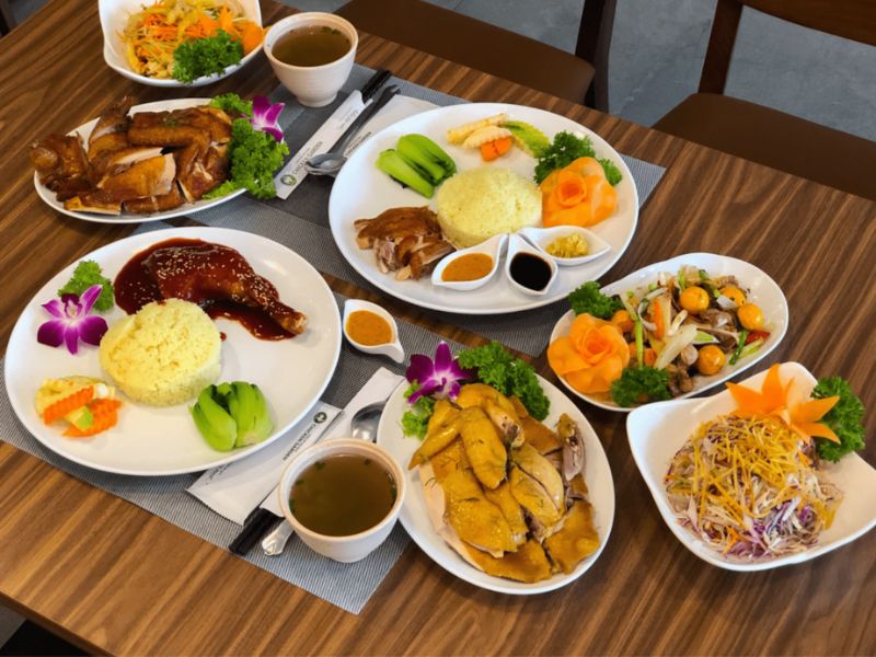 Top 6 most famous Hainanese chicken rice restaurants in Hanoi 8