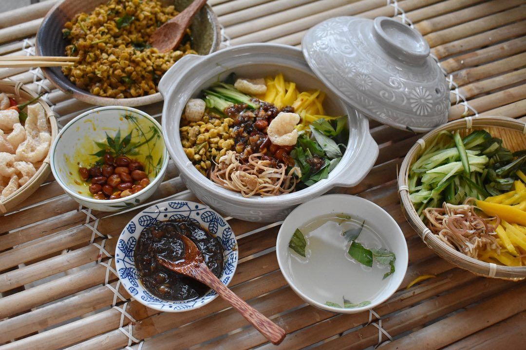Mussel rice - From a poor family dish to the quintessence of Hue cuisine 3