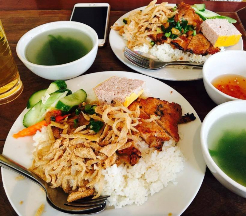 Top 10 delicious, nutritious, cheap broken rice restaurants in Hanoi that are very popular 8
