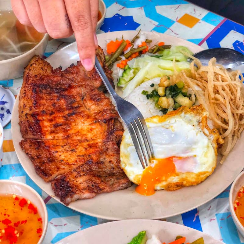 Top 10 delicious, nutritious, cheap broken rice restaurants in Hanoi that are very popular 9