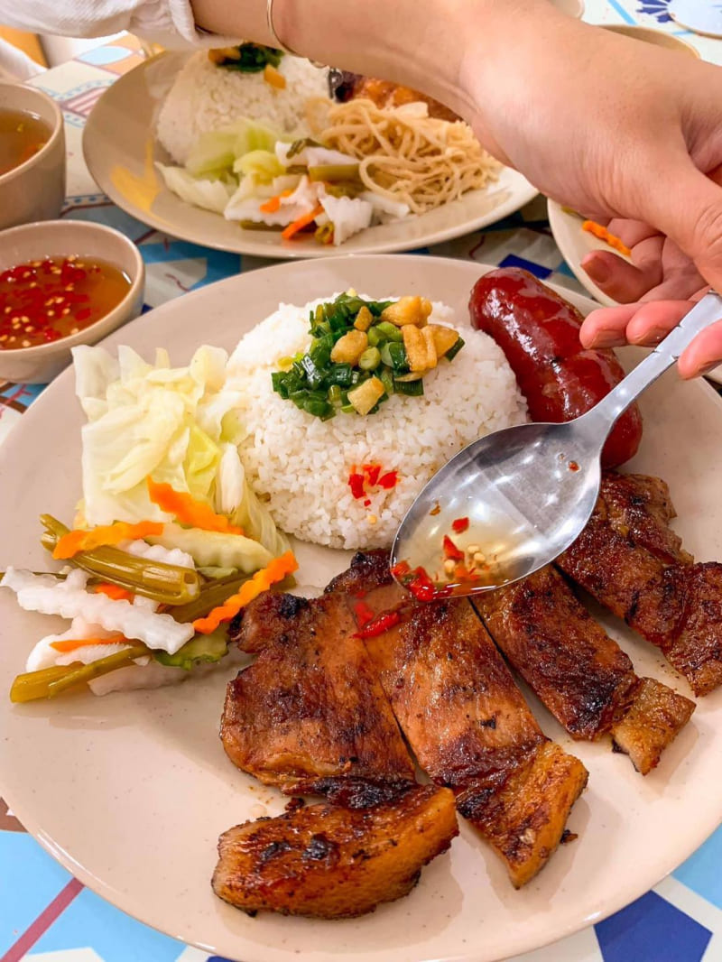 Visit 7 broken rice restaurants in District 1 to enjoy delicious dishes typical of Saigon 3