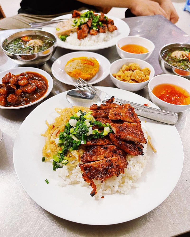 14 delicious Saigon broken rice restaurants that you must try immediately 15