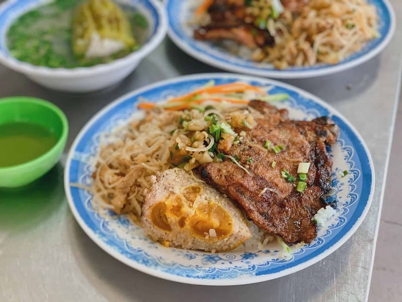 14 delicious broken rice restaurants in Saigon that you must try right away 9