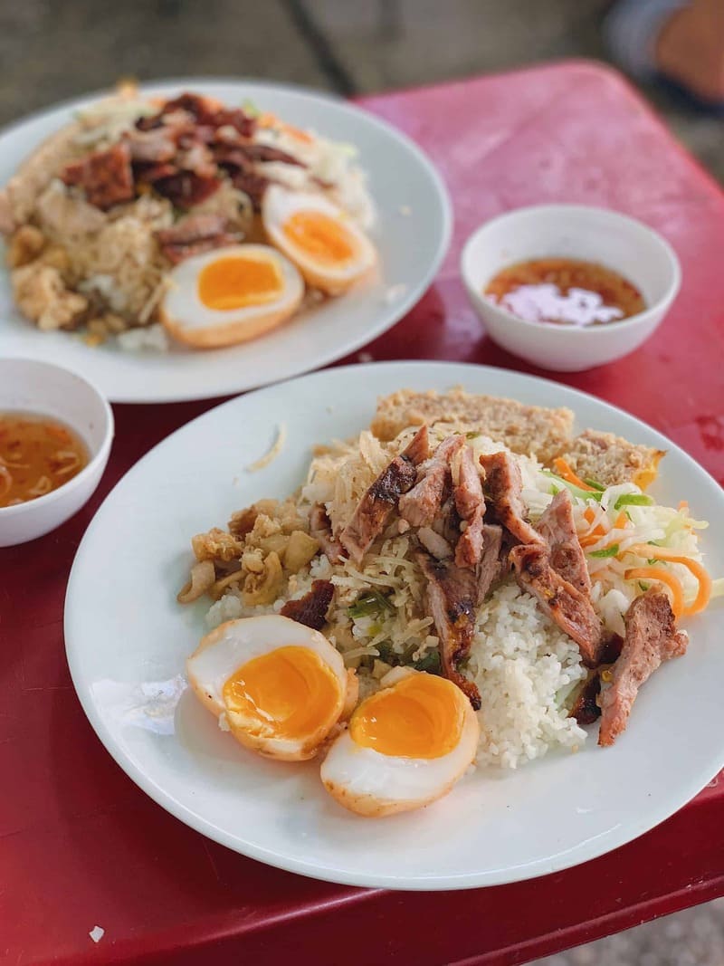 14 delicious broken rice restaurants in Saigon that you must try immediately 10