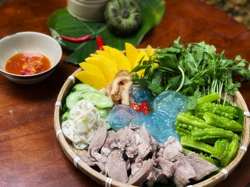 Con nuoc Hue, a cool specialty to cool down summer days in Hue 5