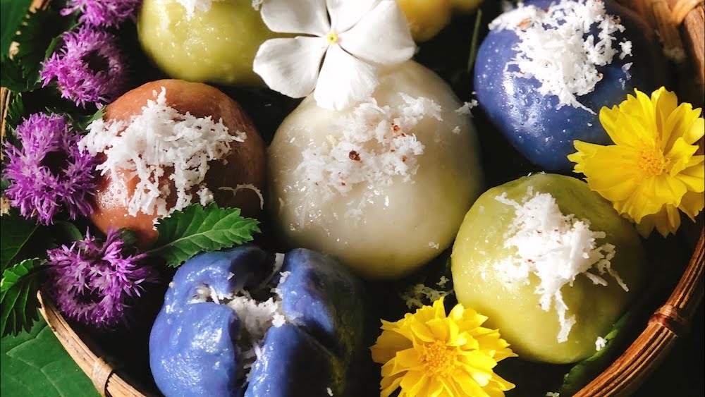Elaborate craft of making five-colored it cakes from Hue 2
