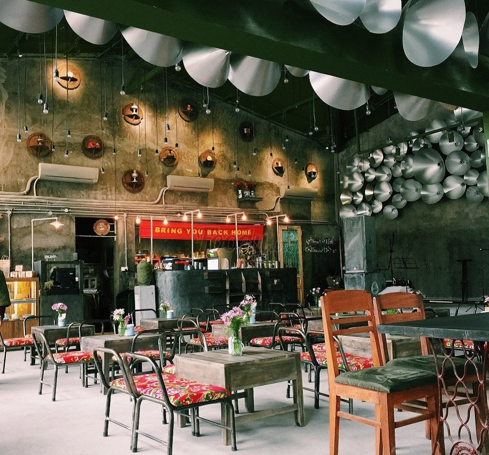 Join Cong Cafe - Da Nang Branch to learn about an old Hanoi 5