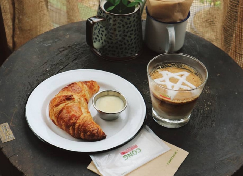 Join Cong Cafe - Da Nang Branch to learn about an old Hanoi 7