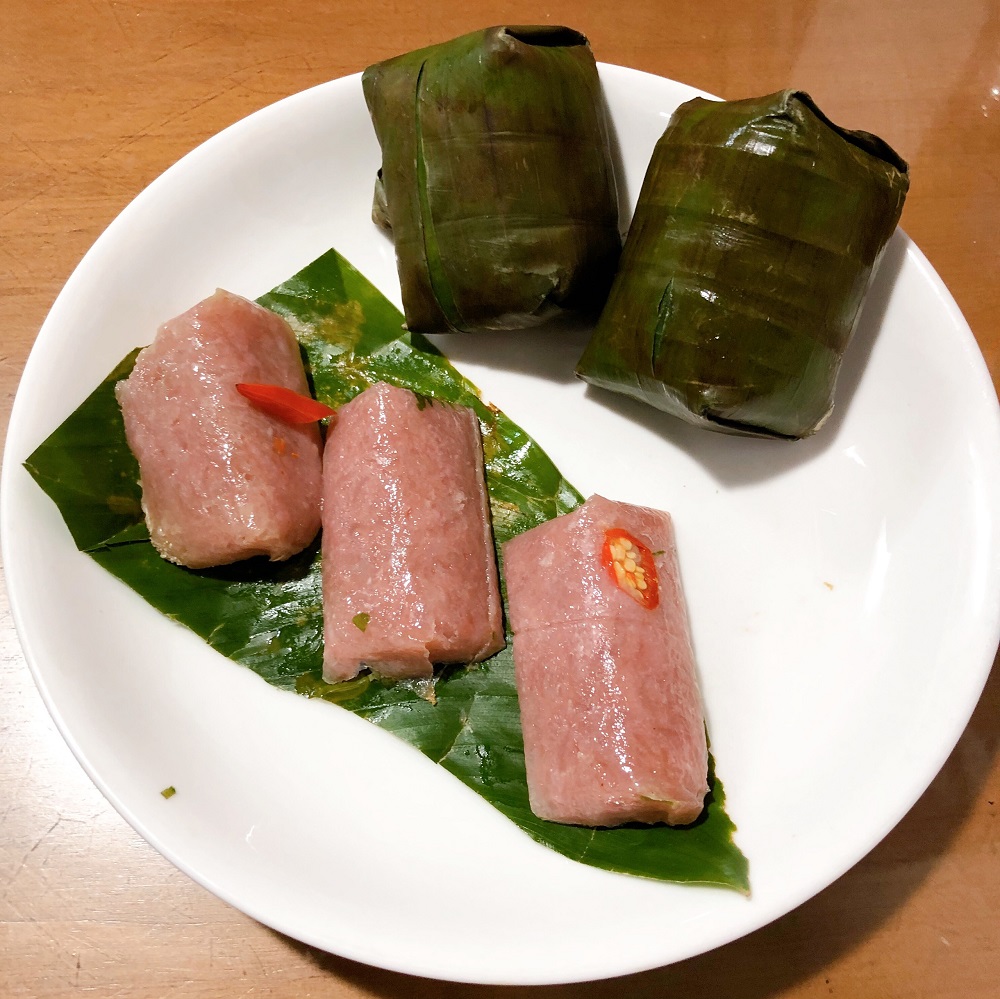 Hue sour spring rolls specialties - Popular delicacies during Tet holidays in Hue 3