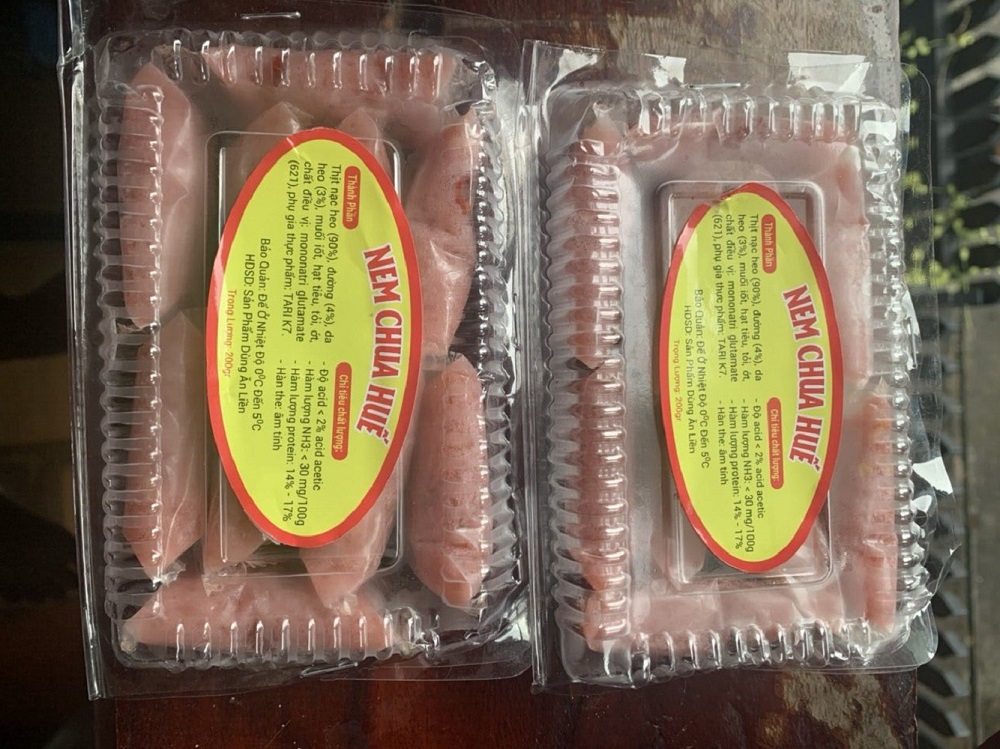 Hue sour spring rolls specialties - Popular delicacies during Tet holidays in Hue 6