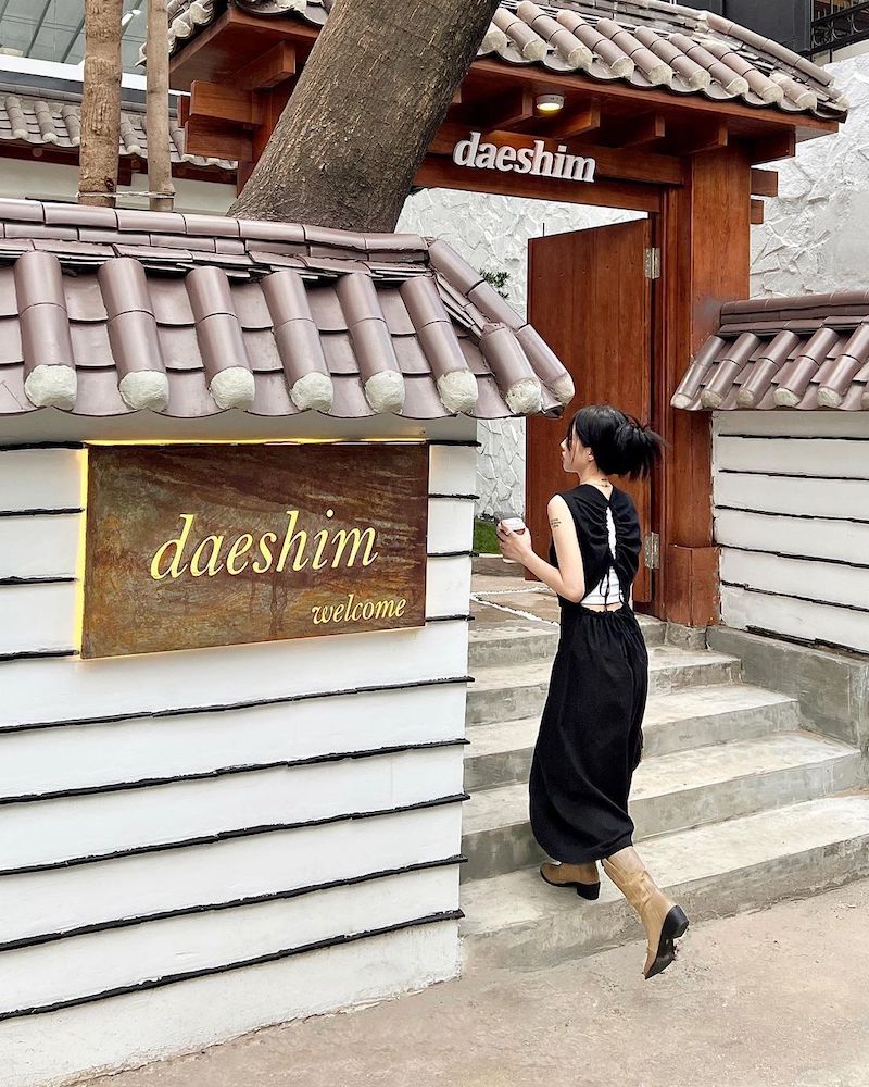 What's at Daeshim Coffee, a cute Korean-themed coffee shop 3