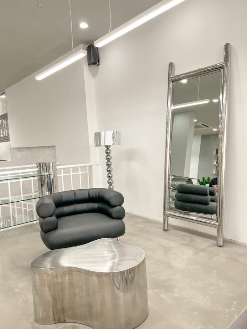 What's at Daeshim Coffee, a cute Korean-themed coffee shop 9