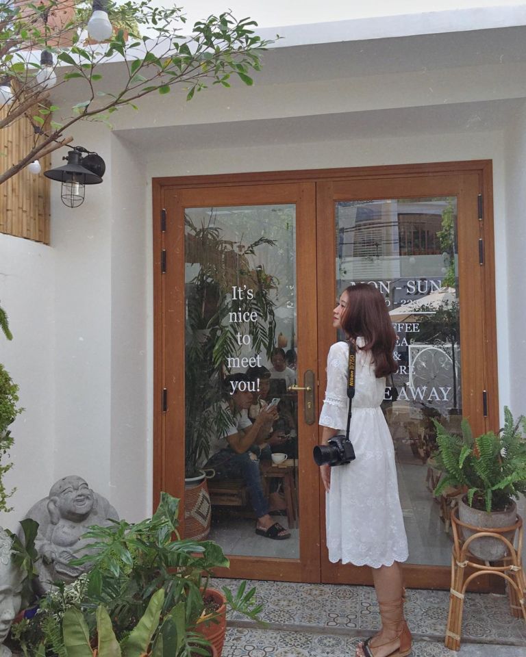 Immerse yourself in the sophistication, romance, and gentleness of 5 cafes with beautiful views in Da Nang 23