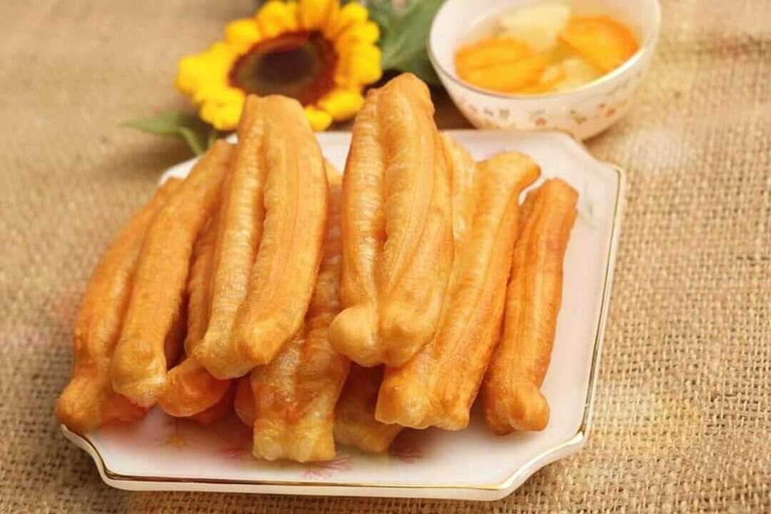 Take each other out to eat at 10 hot street food restaurants in Hanoi to make the cold season warmer 4