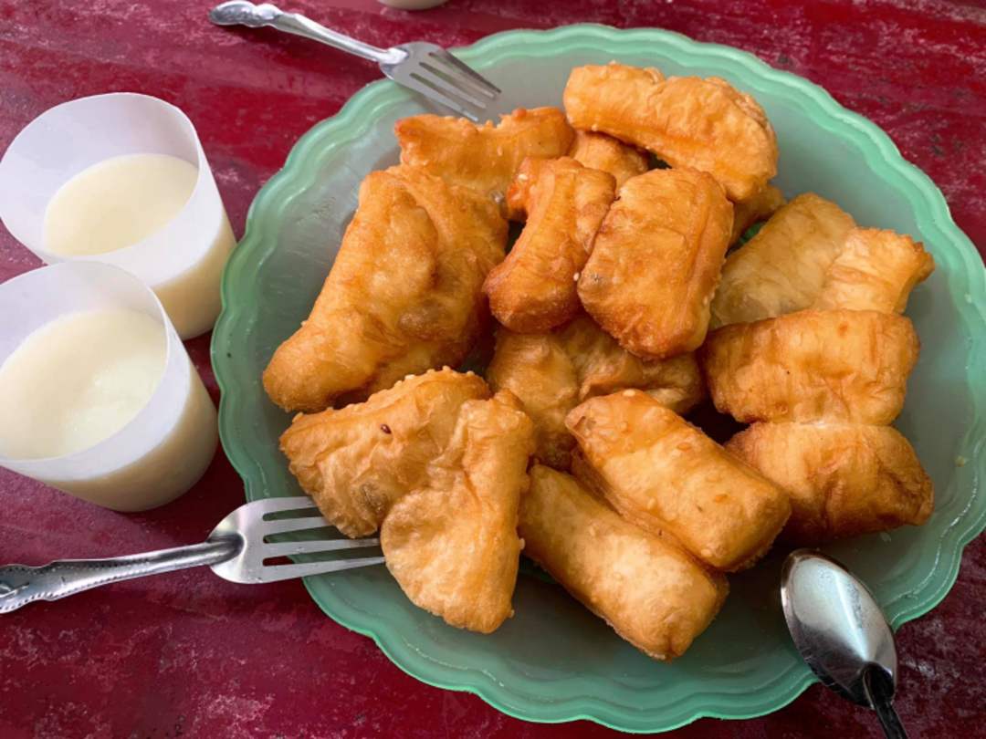 Take each other out to eat at 10 hot street bars in Hanoi to make the cold season warmer 10
