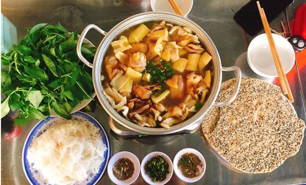 Let Vietnamtravelio take you to the top 8 delicious hot pot restaurants in Da Lat 2