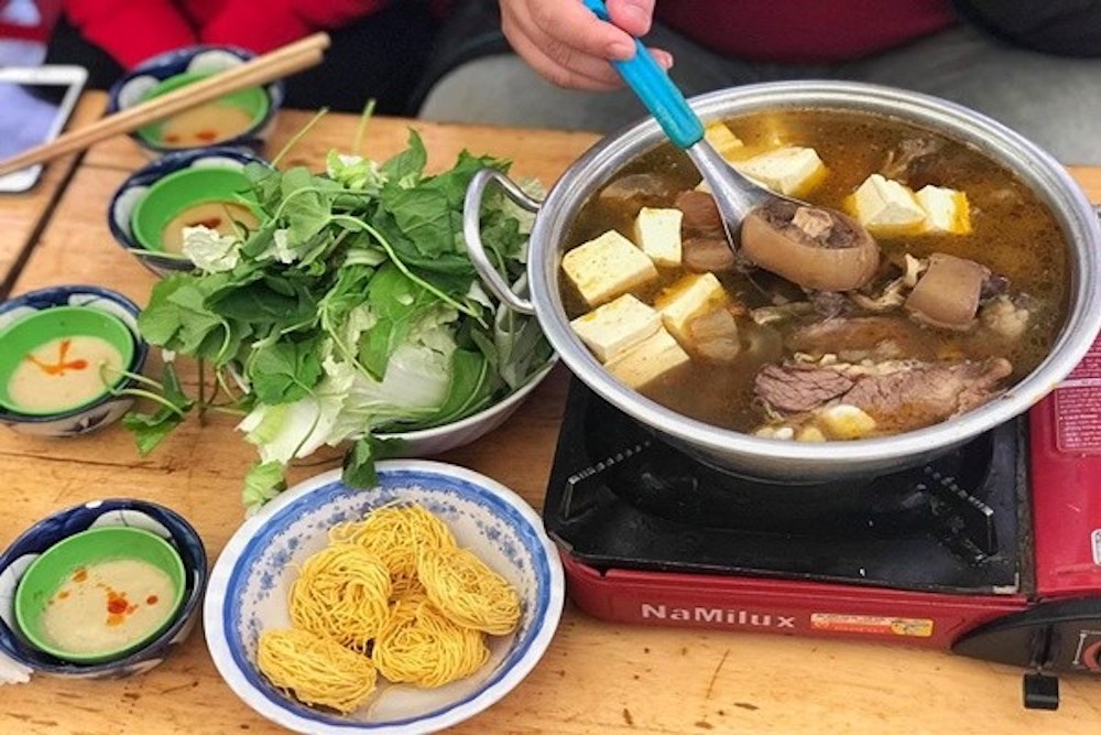 Let Vietnamtravelio take you to the top 8 delicious hot pot restaurants in Da Lat 4