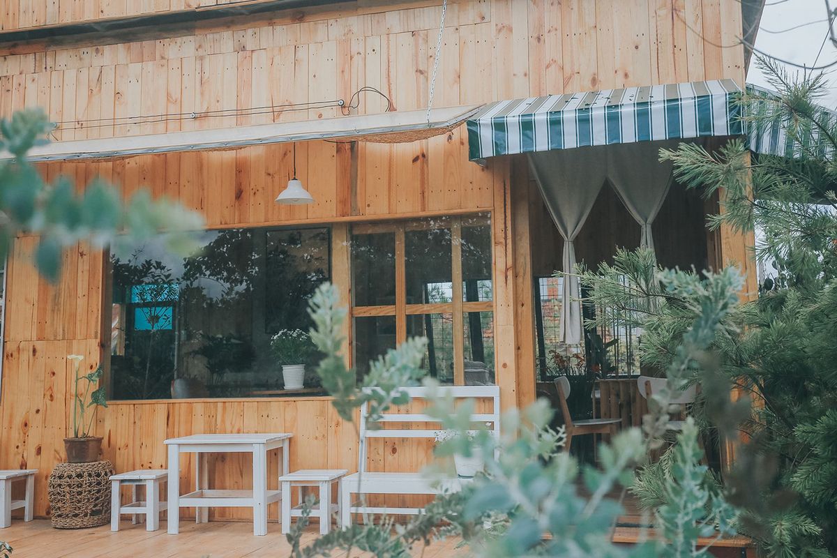 Deer In The Forest Coffee - Classic, romantic coffee shop like Korean movies 4