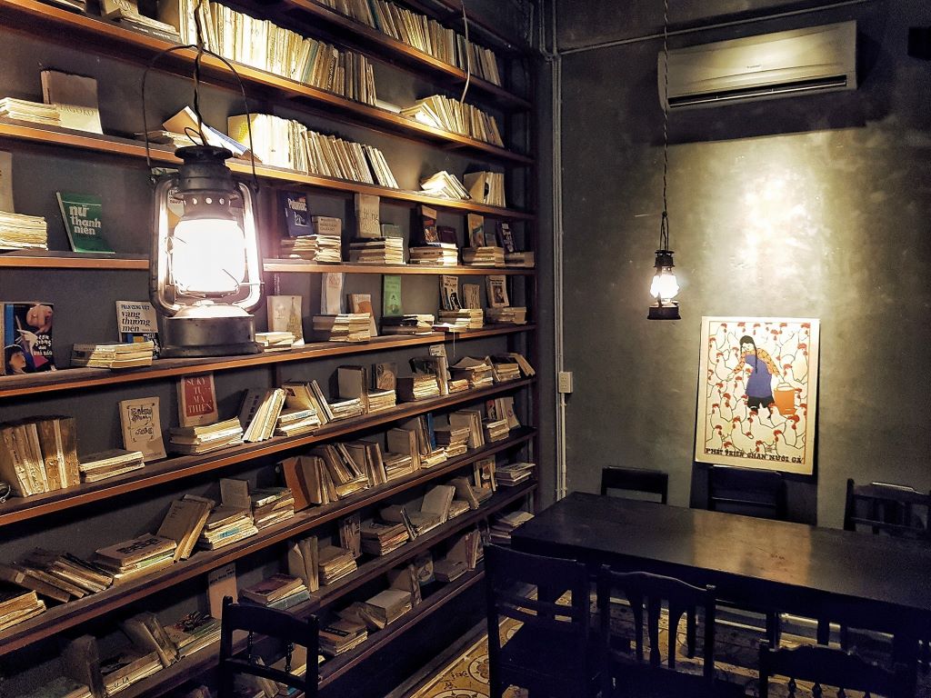 Come to 1976 Coffee in Hue to reminisce about the past 4