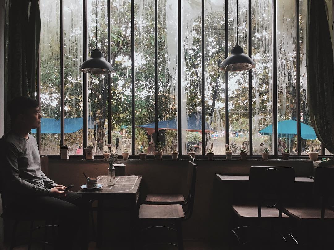 Come to 1976 Coffee in Hue to reminisce about the past 5