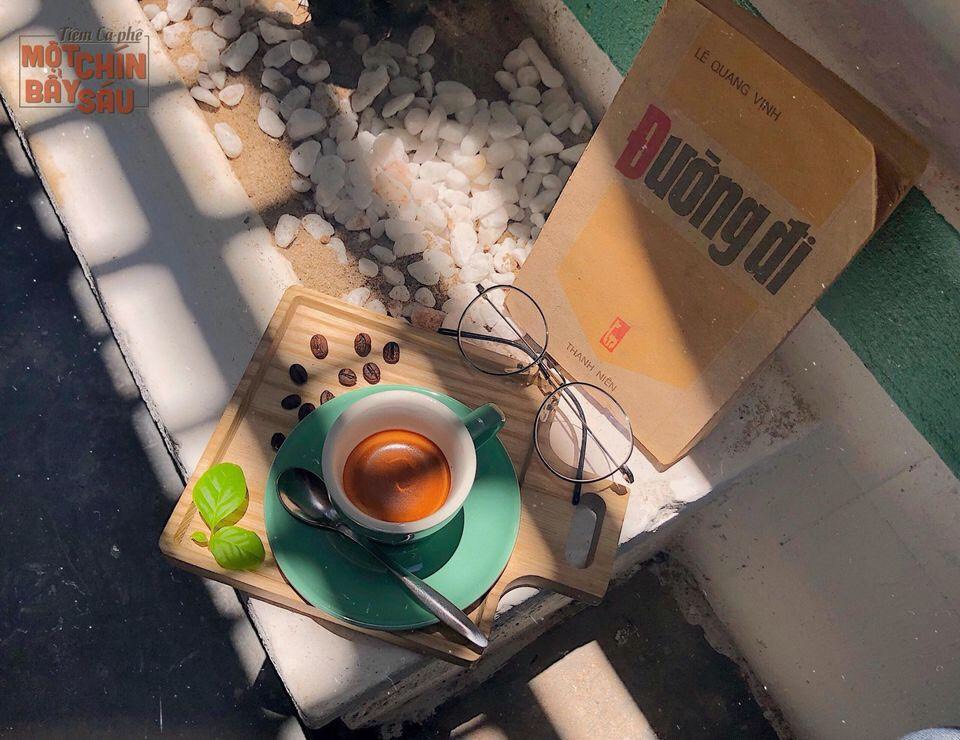 Come to 1976 Coffee in Hue to reminisce about the past 9