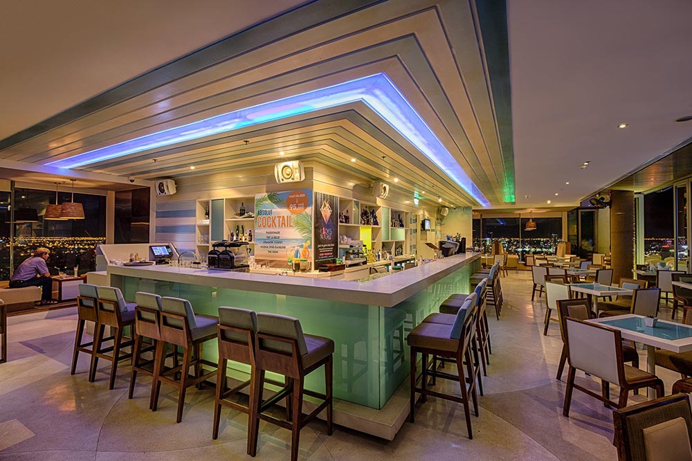 Come to Cafe A La Carte Da Nang to enjoy tea while watching the panoramic view of the coastal city from above 3
