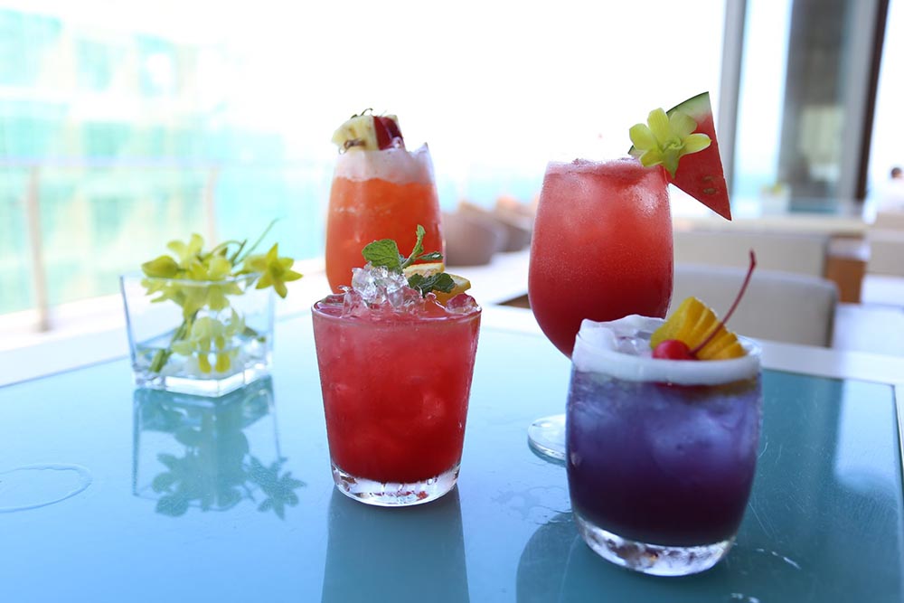 Come to Cafe A La Carte Da Nang to enjoy tea while watching the panoramic view of the coastal city from above 4