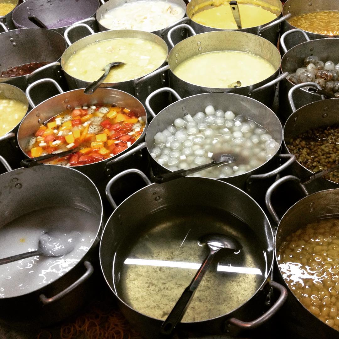 Coming to the ancient capital, remember to visit the famous 24 shades tea shop 8